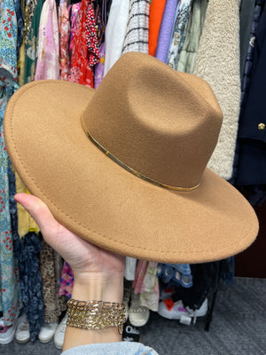 PIVOT Wide Brim Hat in Caramel