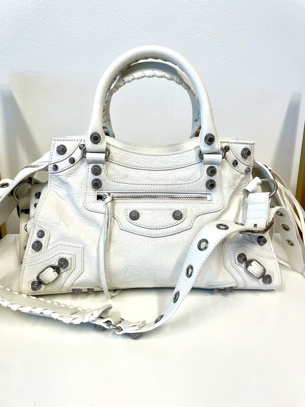 Front view of Balenciaga Neo Cagole Small Handbag in white lambskin