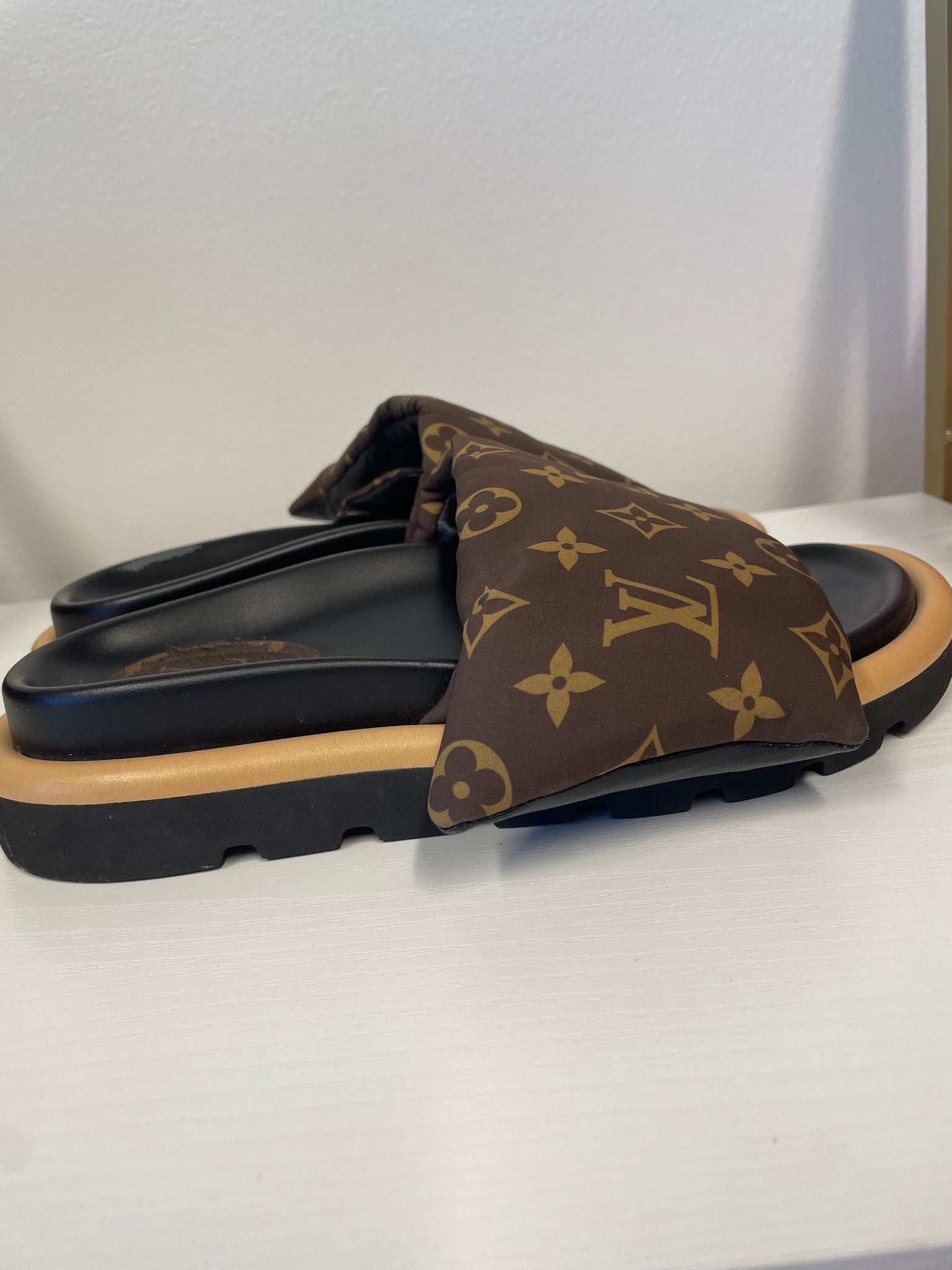 Louis Vuitton Pool Pillow Comfort Flat Mules