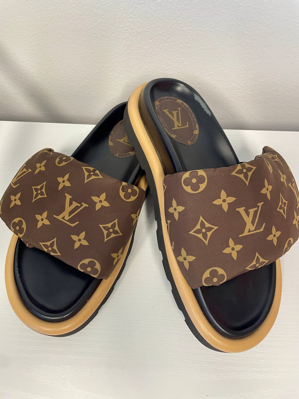 Louis Vuitton Pool Pillow Comfort Flat Mules