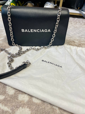 Balenciaga Everyday Wallet on Chain in black leather with silver-tone chain strap – authenticated resale at PIVOT
