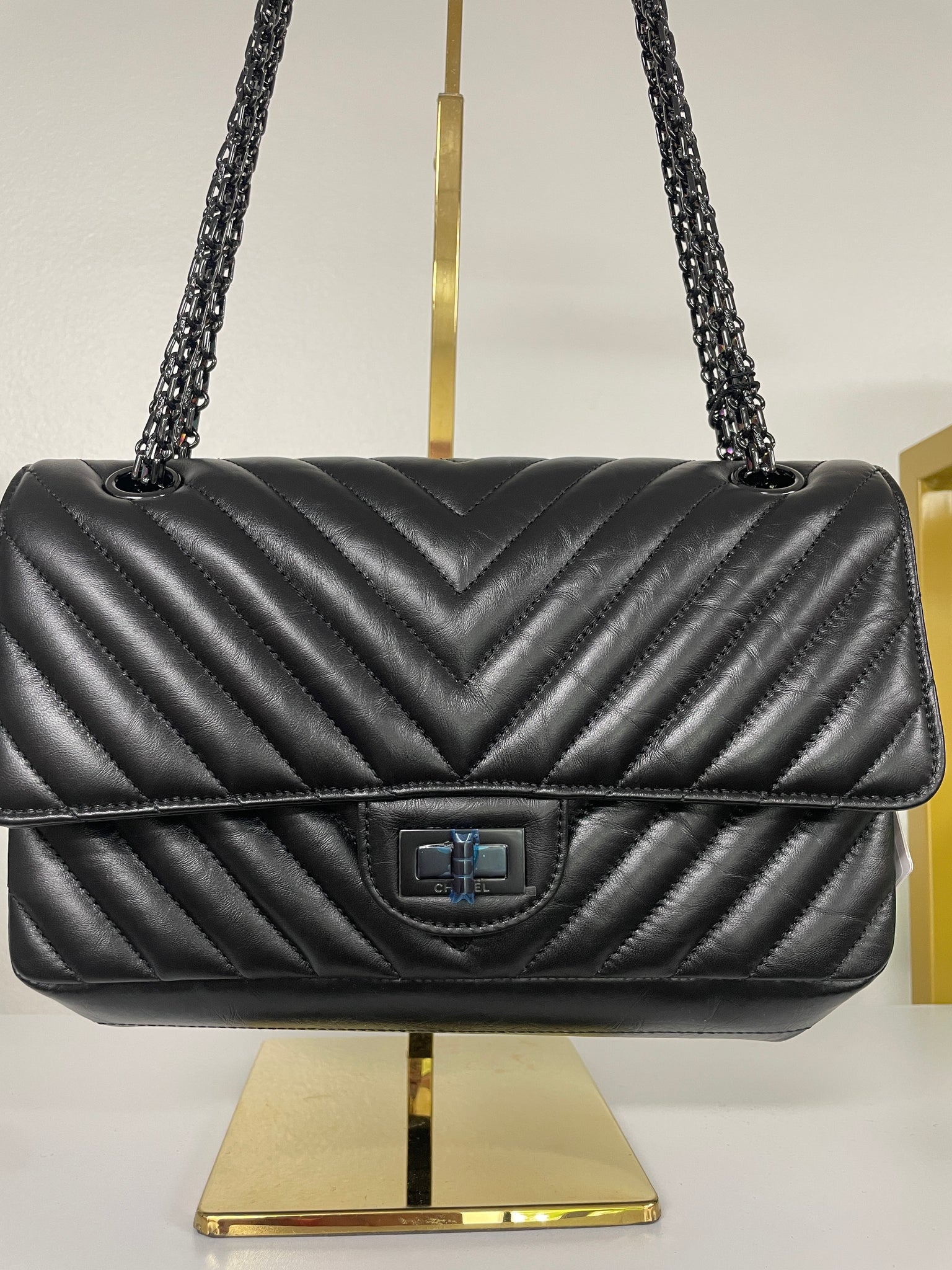 CHANEL So Black 2.55 Reissue Flap Bag – PIVOT