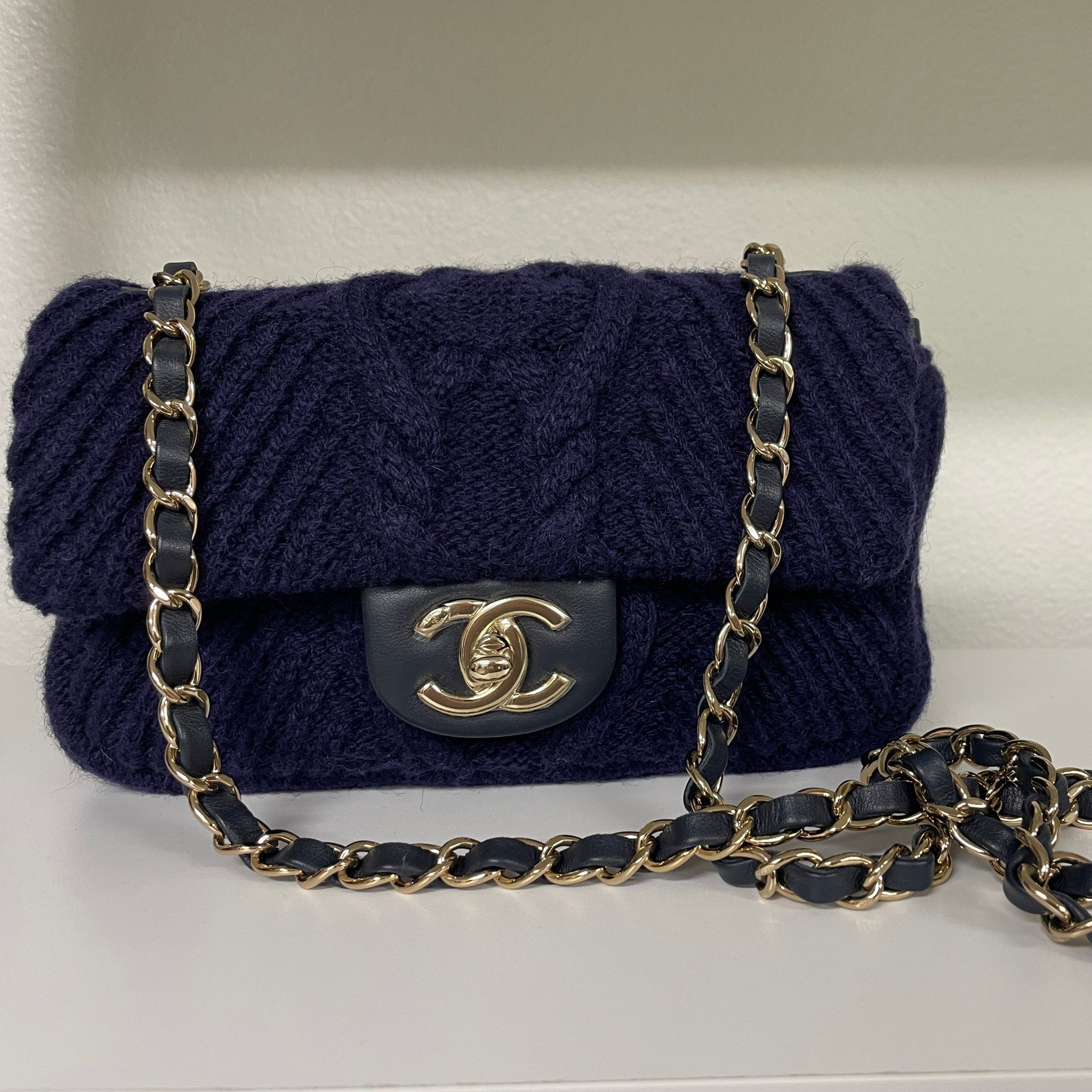 Chanel Paris-Hamburg Cable Knit Flap Bag Navy New in Box. Rare – PIVOT