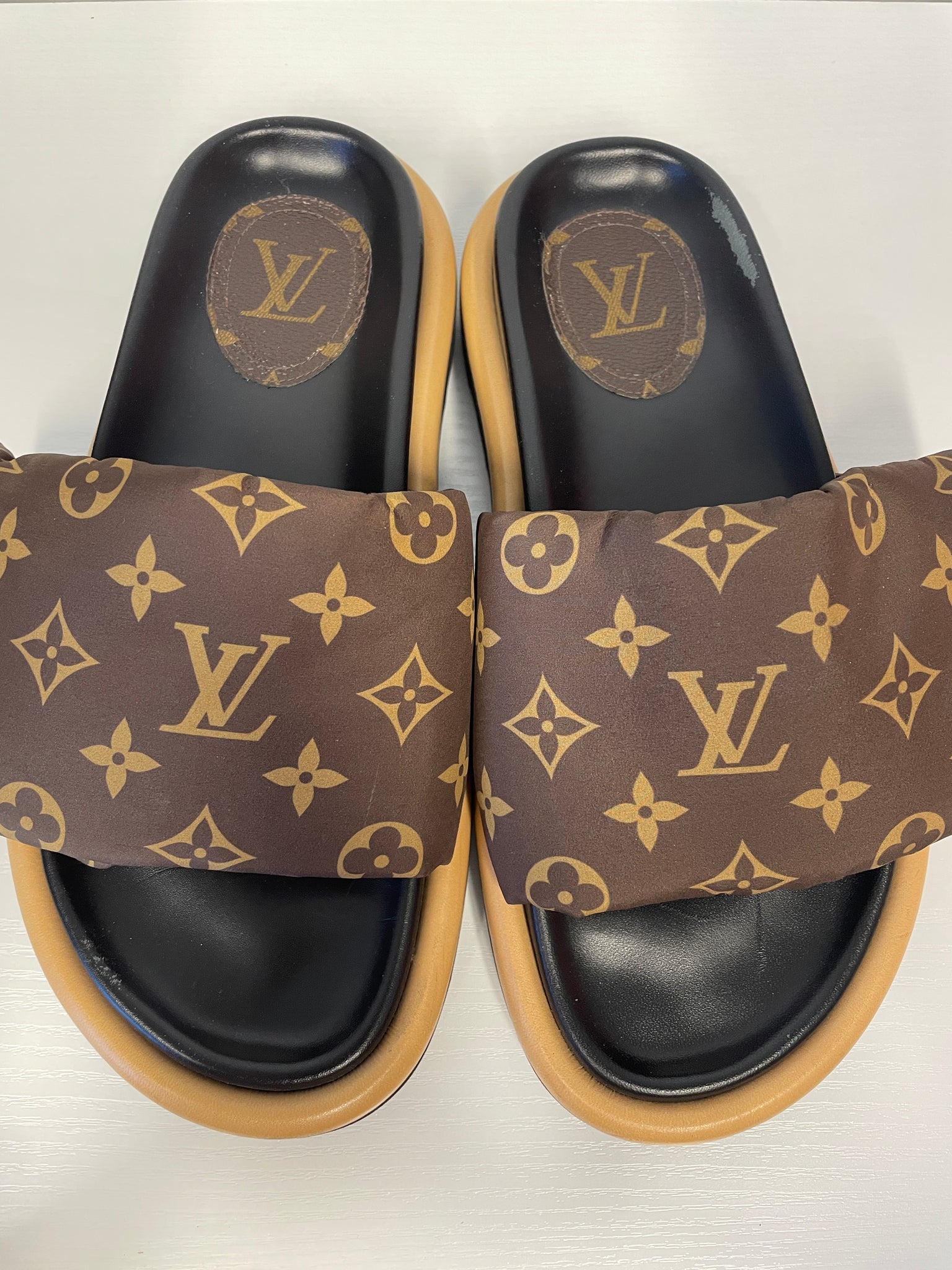 Louis Vuitton Pool Pillow Comfort Flat Mules