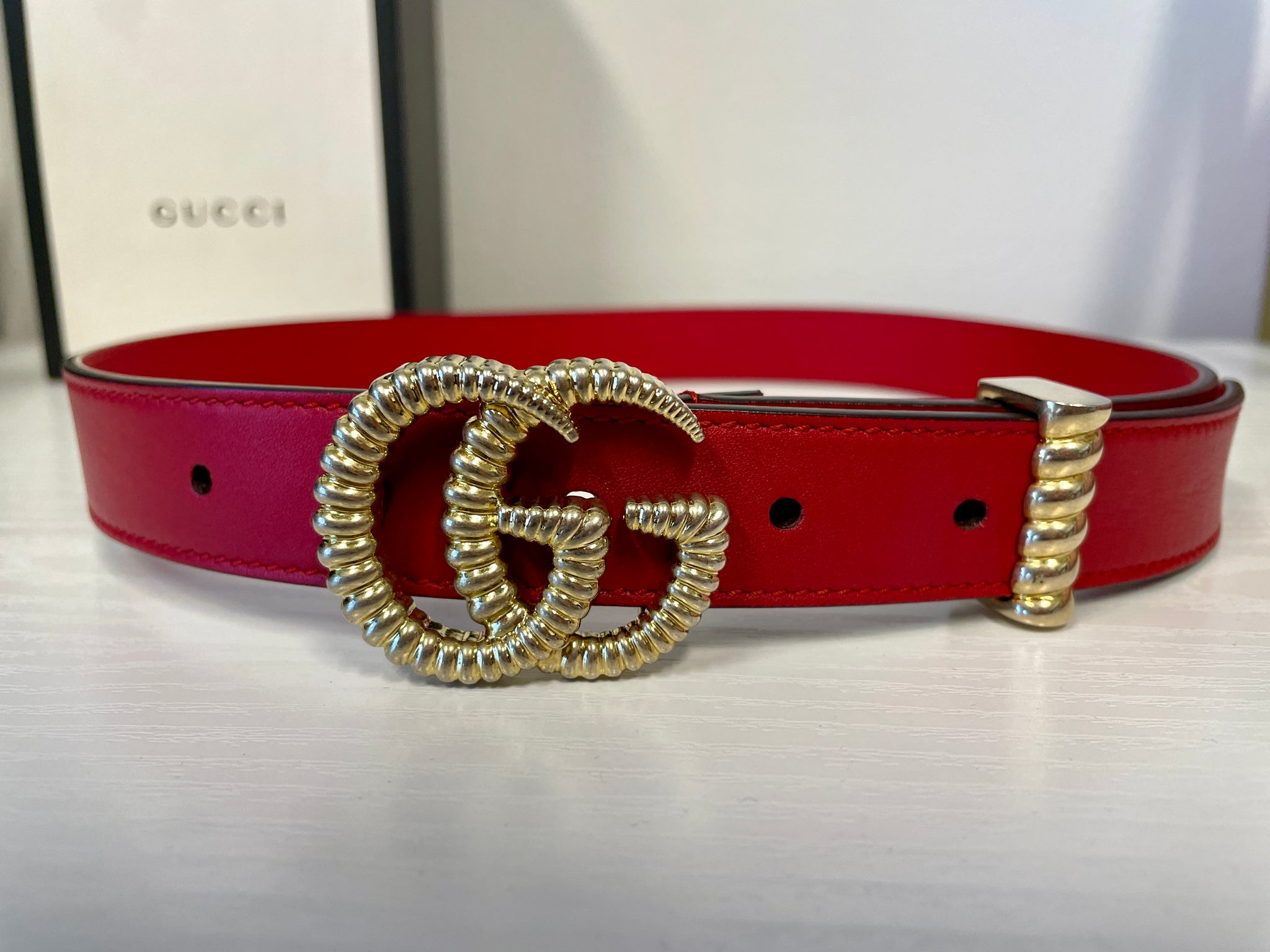 Gucci GG Buckle Leather Belt in Red