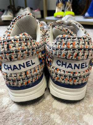 Heel view of Chanel Sequin Tweed Sneakers with tweed and sequin pattern – authenticated resale
