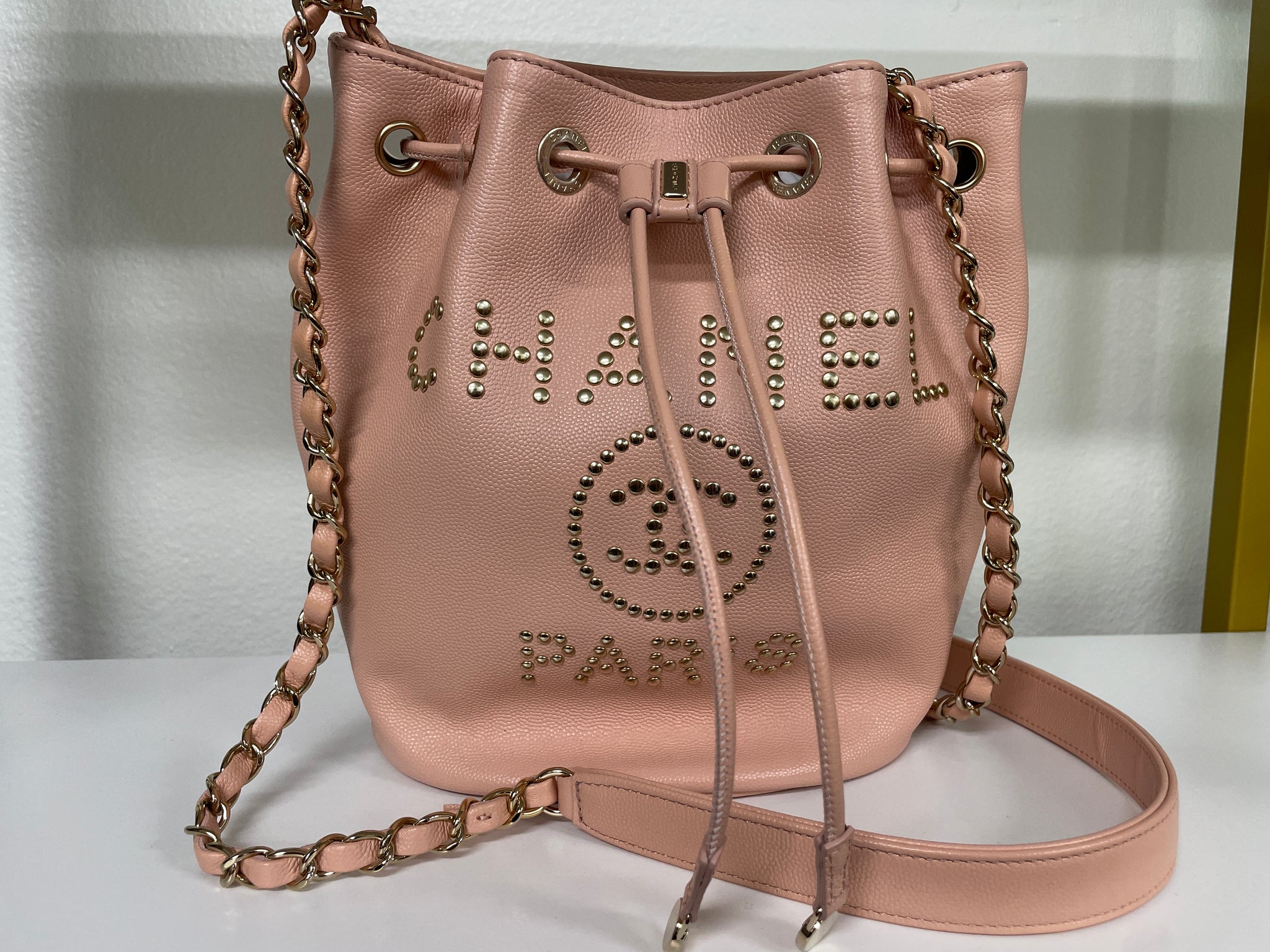 Chanel Deauville Bucket Bag Light Pink Caviar New Authentic – PIVOT