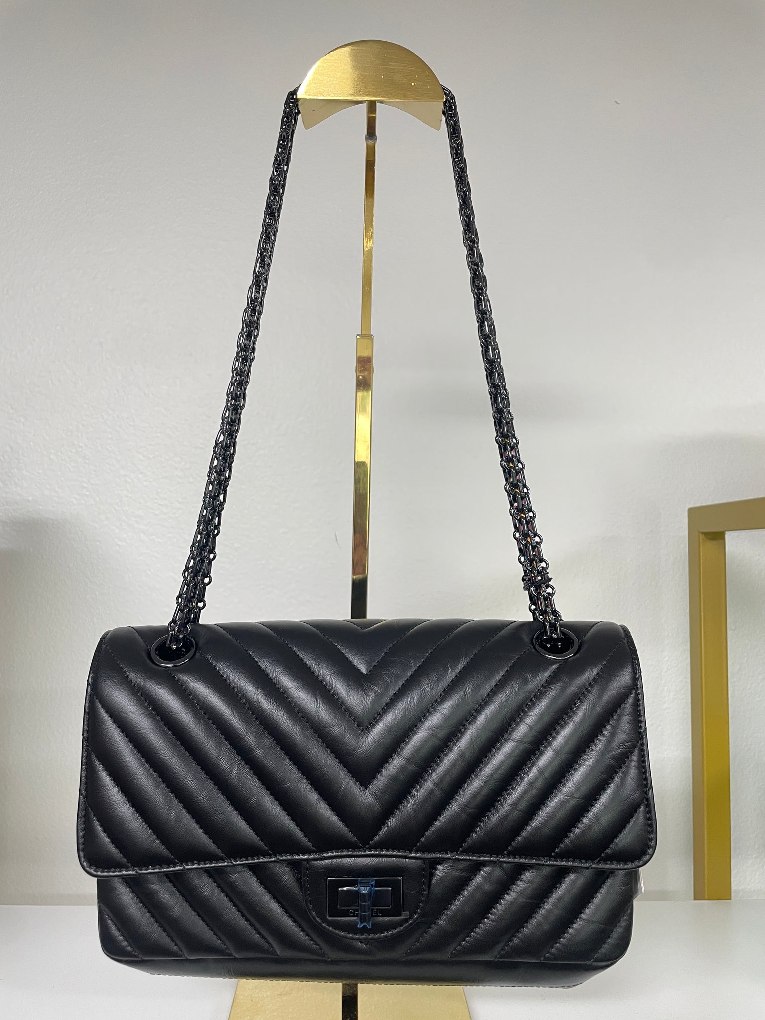 CHANEL So Black 2.55 Reissue Flap Bag – PIVOT